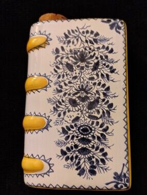 Metropolitan Museum Of Art Ceramic Book Flask